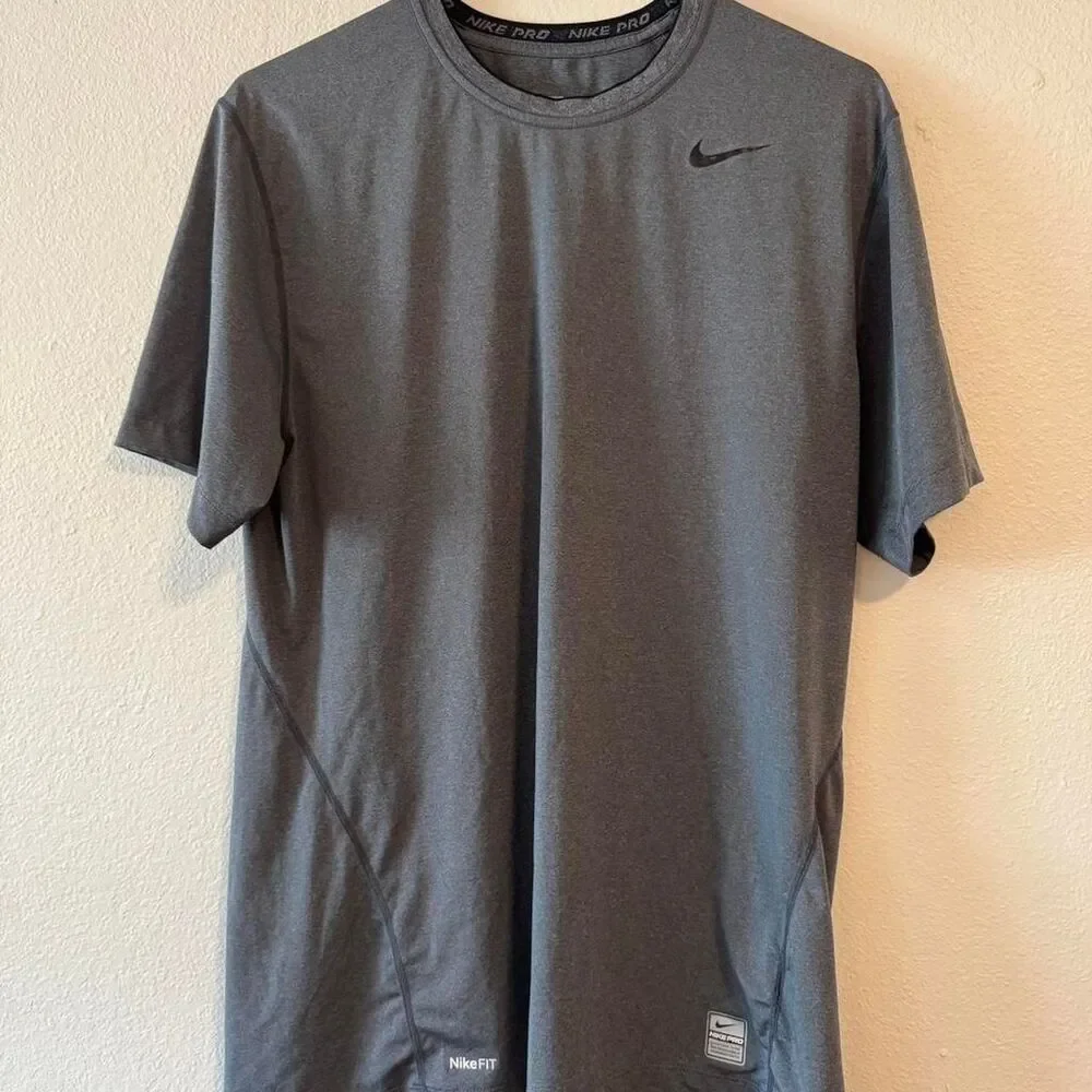 Nike Men's Grey T-shirt